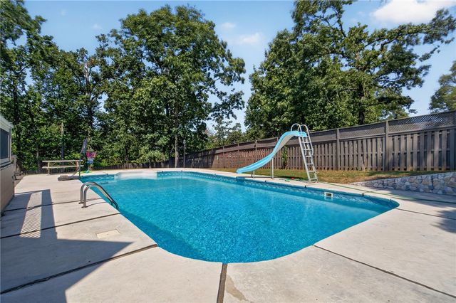 1806 S Prestwick Place, Rogers, AR 72758