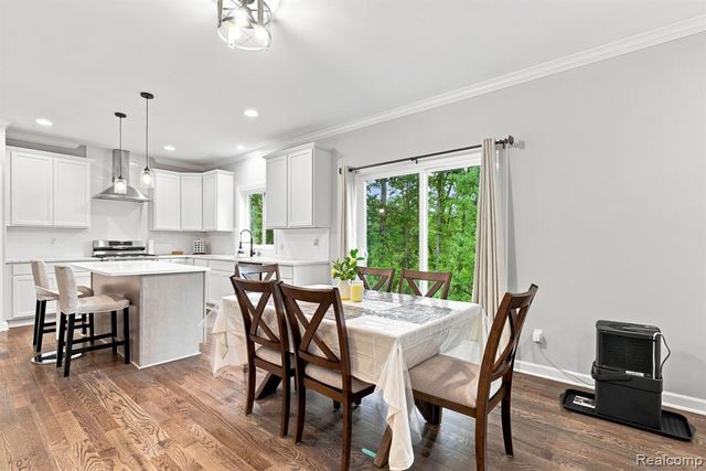 6149 Woodridge Lane, Grand Blanc, MI 48439