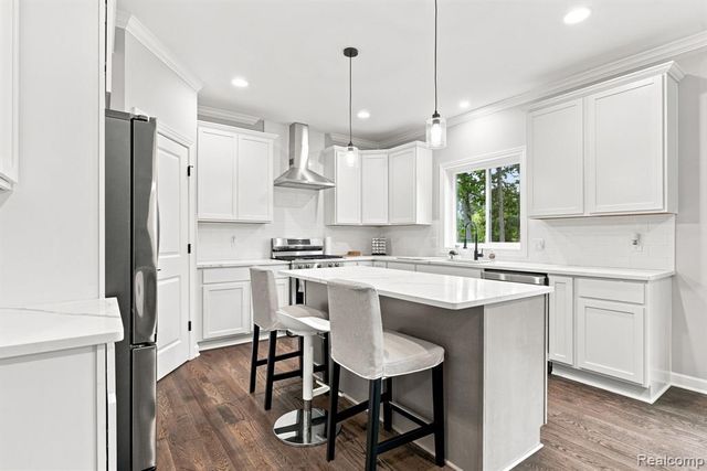 6149 Woodridge Lane, Grand Blanc, MI 48439