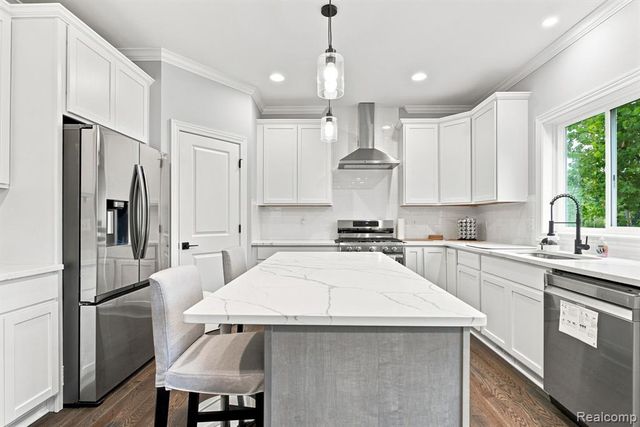 6149 Woodridge Lane, Grand Blanc, MI 48439