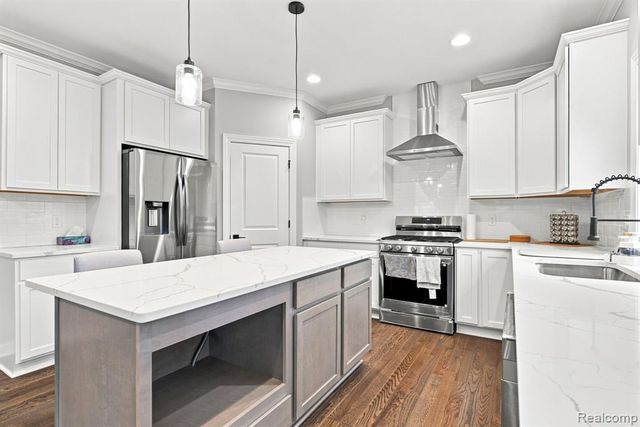 6149 Woodridge Lane, Grand Blanc, MI 48439