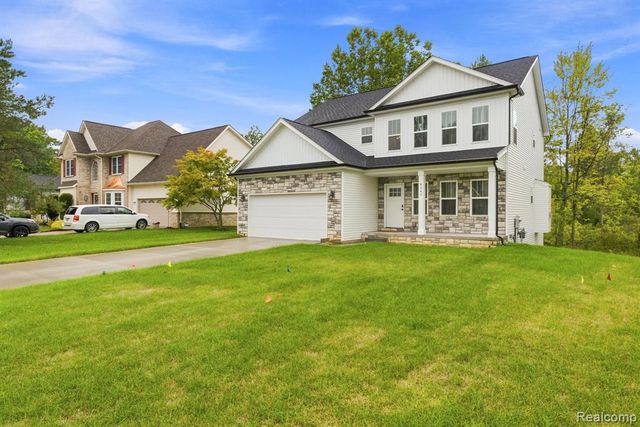 6149 Woodridge Lane, Grand Blanc, MI 48439
