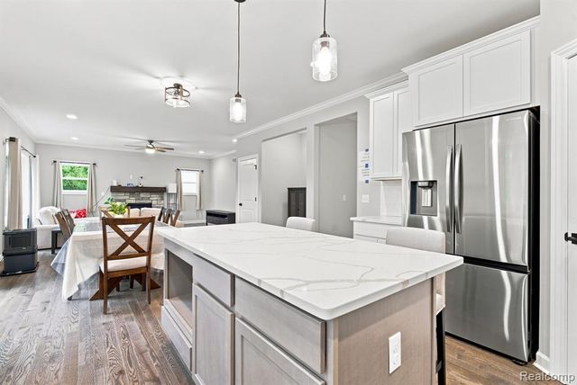 6149 Woodridge Lane, Grand Blanc, MI 48439