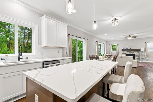 6149 Woodridge Lane, Grand Blanc, MI 48439