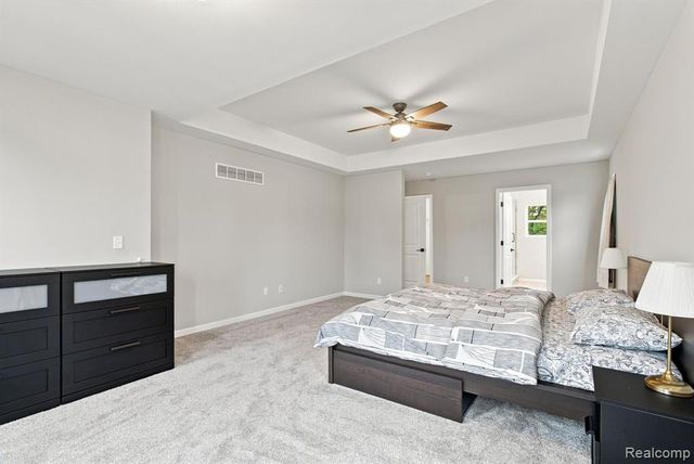 6149 Woodridge Lane, Grand Blanc, MI 48439