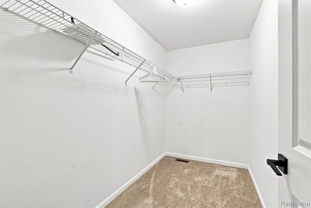6149 Woodridge Lane, Grand Blanc, MI 48439