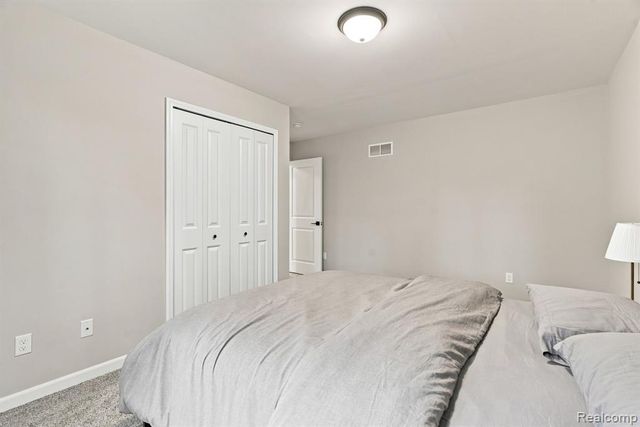 6149 Woodridge Lane, Grand Blanc, MI 48439