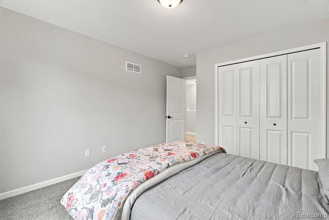 6149 Woodridge Lane, Grand Blanc, MI 48439