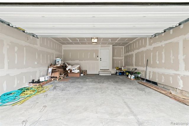 6149 Woodridge Lane, Grand Blanc, MI 48439