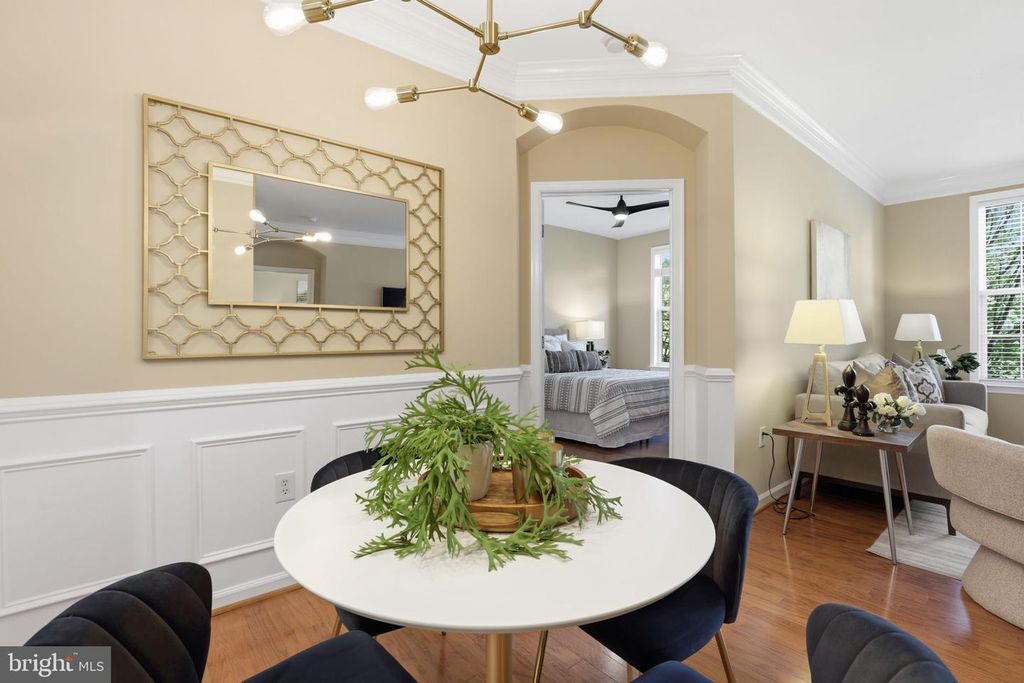 Image 11 of property listing at 7 GRANITE PL #214, Gaithersburg, MD 20878
