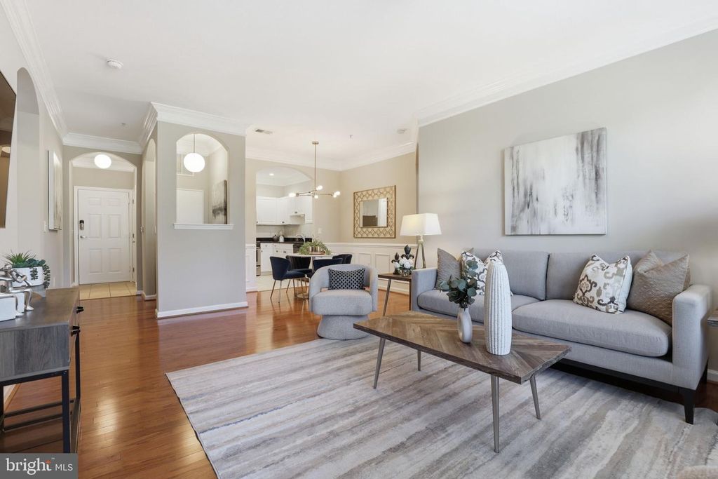 Image 13 of property listing at 7 GRANITE PL #214, Gaithersburg, MD 20878