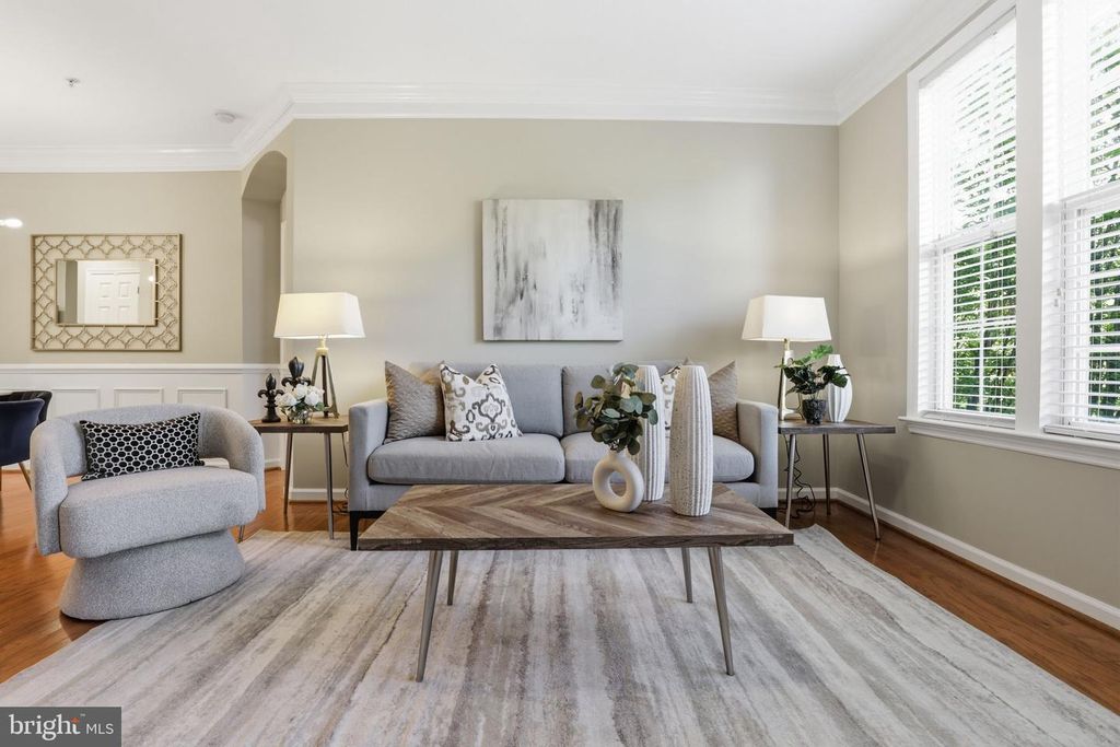 Image 14 of property listing at 7 GRANITE PL #214, Gaithersburg, MD 20878