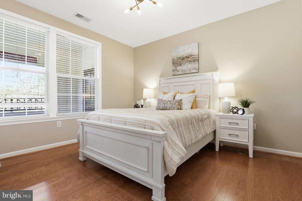 Image 20 of property listing at 7 GRANITE PL #214, Gaithersburg, MD 20878