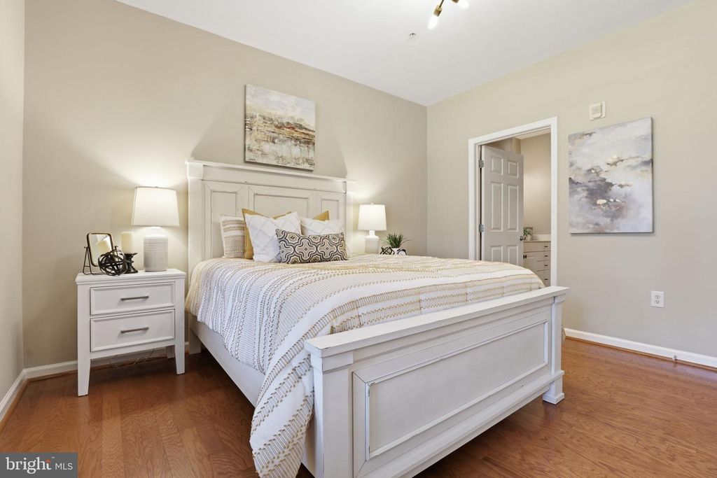 Image 21 of property listing at 7 GRANITE PL #214, Gaithersburg, MD 20878