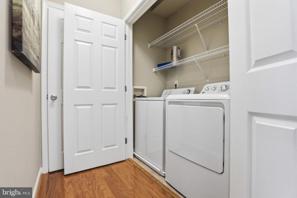 Image 25 of property listing at 7 GRANITE PL #214, Gaithersburg, MD 20878
