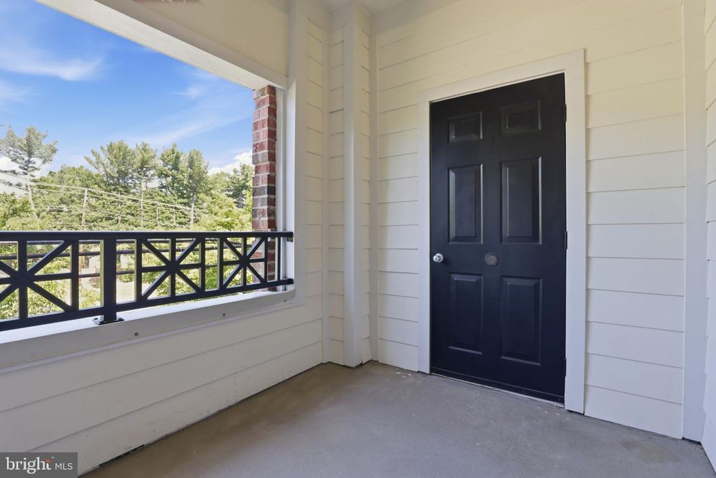 Image 27 of property listing at 7 GRANITE PL #214, Gaithersburg, MD 20878