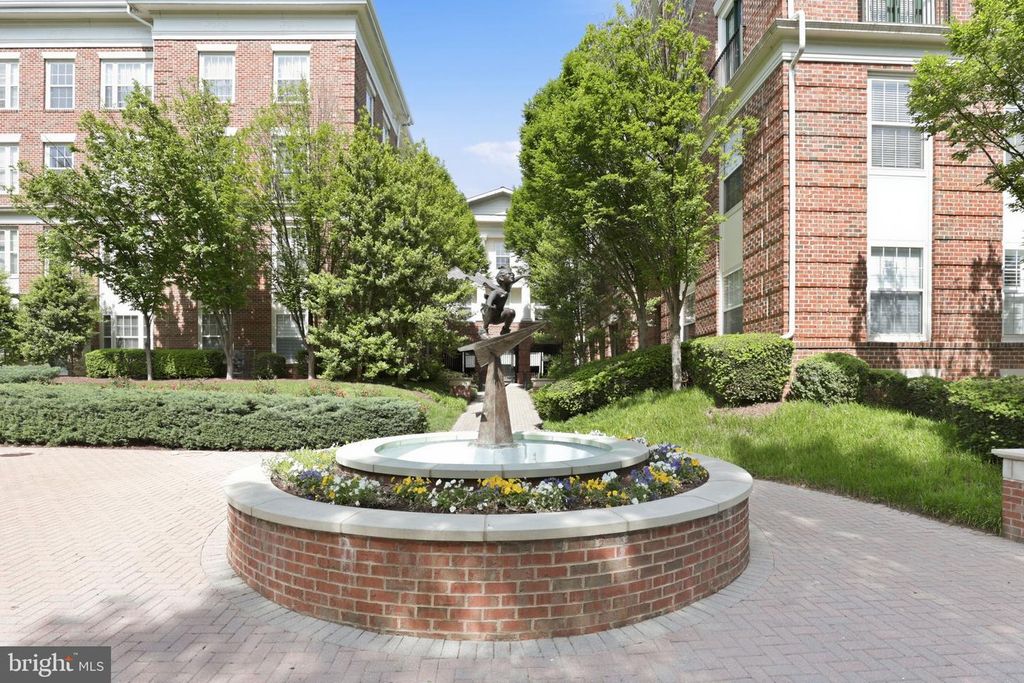 Image 28 of property listing at 7 GRANITE PL #214, Gaithersburg, MD 20878