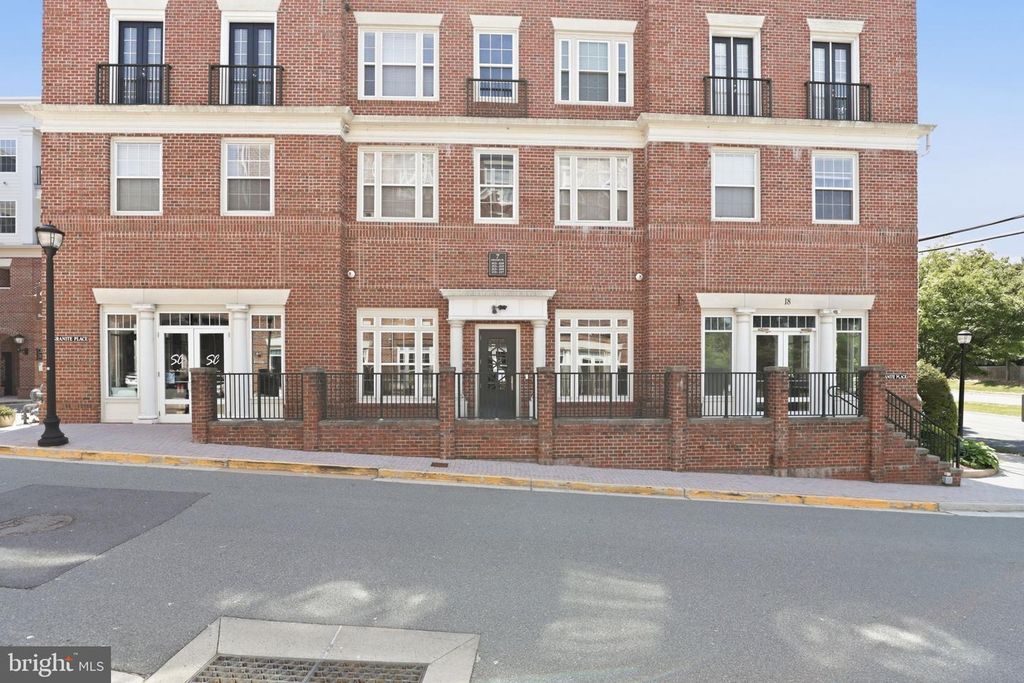 Image 30 of property listing at 7 GRANITE PL #214, Gaithersburg, MD 20878