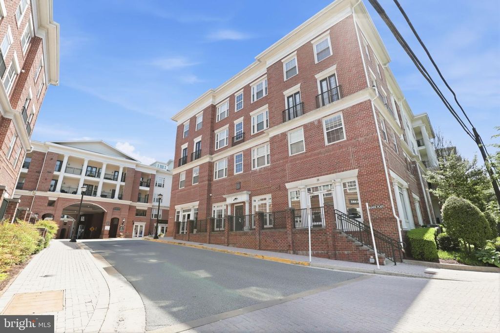 Image 32 of property listing at 7 GRANITE PL #214, Gaithersburg, MD 20878