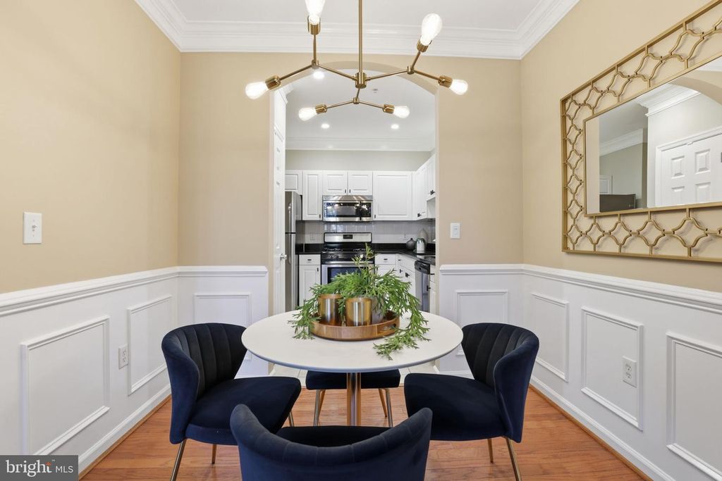 Image 4 of property listing at 7 GRANITE PL #214, Gaithersburg, MD 20878