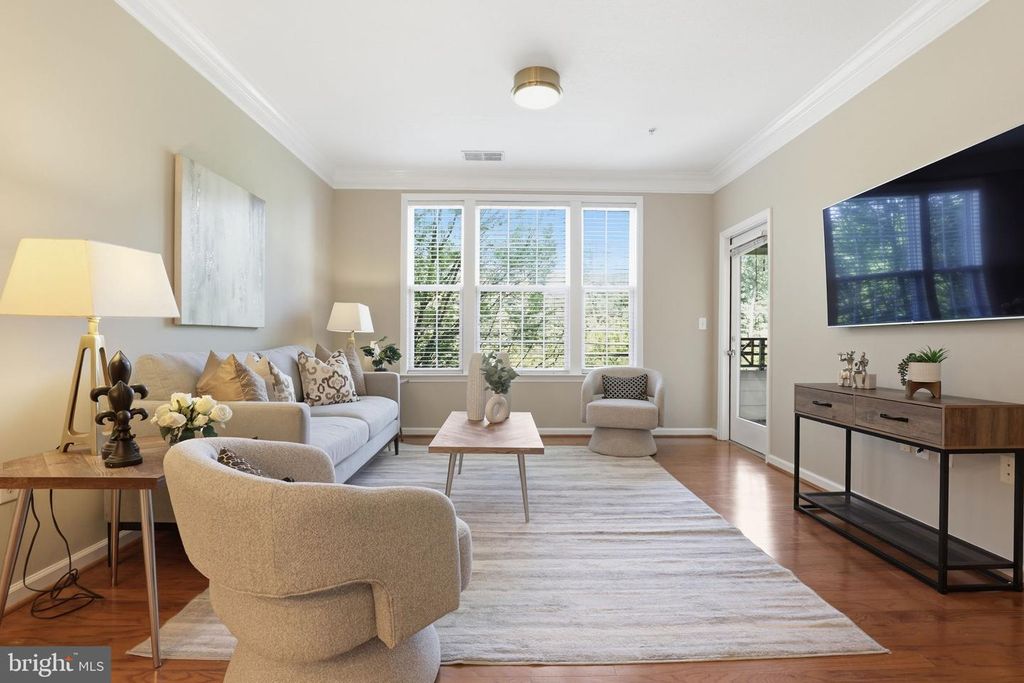 Image 5 of property listing at 7 GRANITE PL #214, Gaithersburg, MD 20878