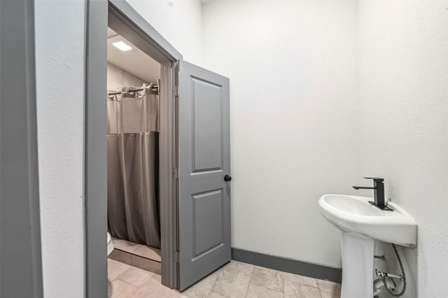 1609 Chapman Street, Houston, TX 77009