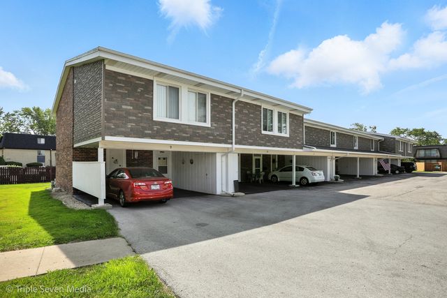 10 Cour Masson 10, Palos Hills, IL 60465