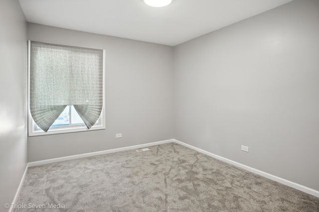 10 Cour Masson 10, Palos Hills, IL 60465