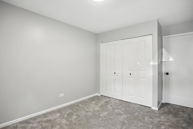 10 Cour Masson 10, Palos Hills, IL 60465