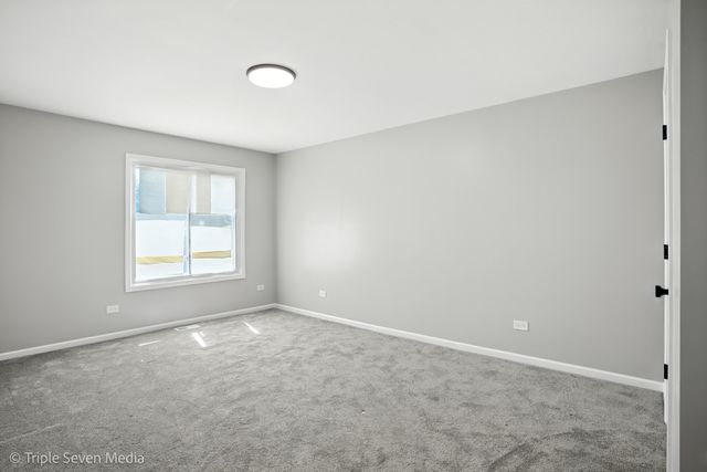 10 Cour Masson 10, Palos Hills, IL 60465