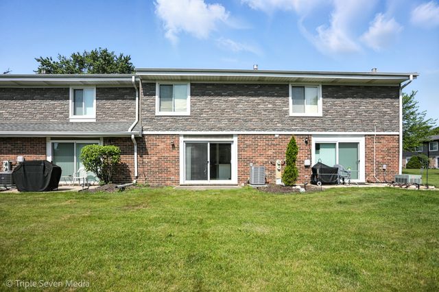 10 Cour Masson 10, Palos Hills, IL 60465