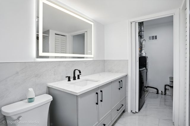 10 Cour Masson 10, Palos Hills, IL 60465