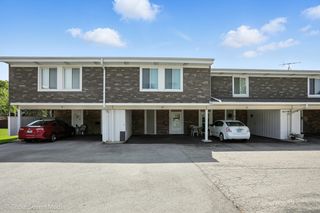 10 Cour Masson 10, Palos Hills, IL 60465