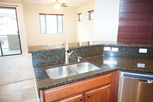 3330 S GILBERT Road 2010, Chandler, AZ 85286