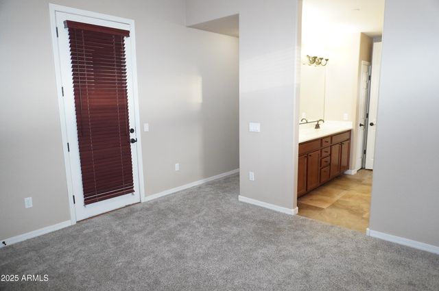 3330 S GILBERT Road 2010, Chandler, AZ 85286
