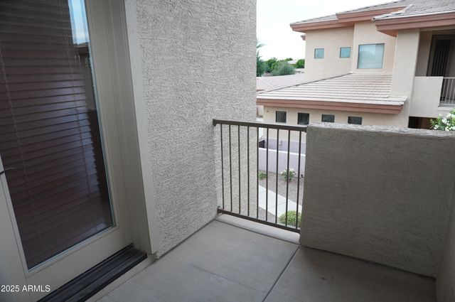 3330 S GILBERT Road 2010, Chandler, AZ 85286