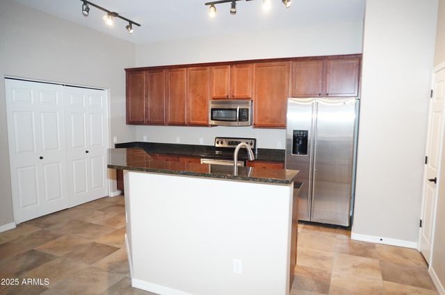 3330 S GILBERT Road 2010, Chandler, AZ 85286