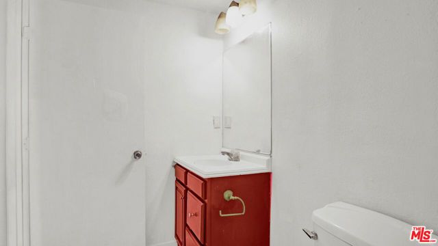 6072 York Boulevard, Los Angeles, CA 90042