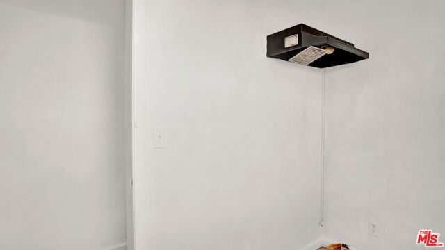 6072 York Boulevard, Los Angeles, CA 90042