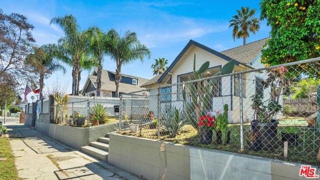 6072 York Boulevard, Los Angeles, CA 90042