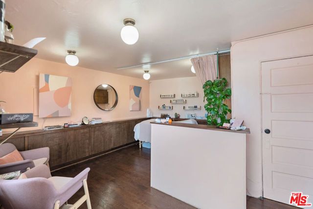 6072 York Boulevard, Los Angeles, CA 90042