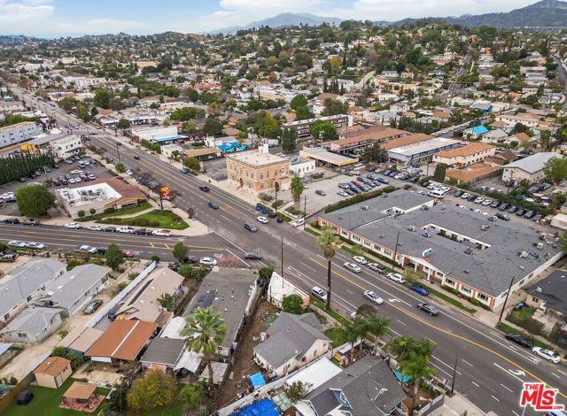 6072 York Boulevard, Los Angeles, CA 90042