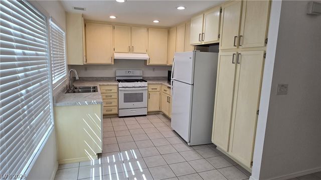 3849 Reflection Way, Las Vegas, NV 89147