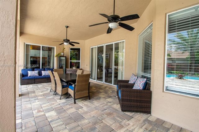 2910 Fairways Dr, Homestead, FL 33035