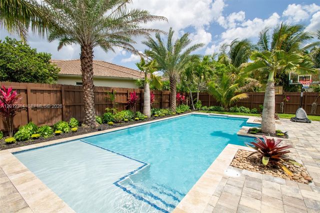 2910 Fairways Dr, Homestead, FL 33035