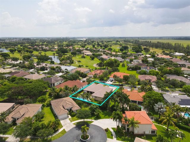 2910 Fairways Dr, Homestead, FL 33035