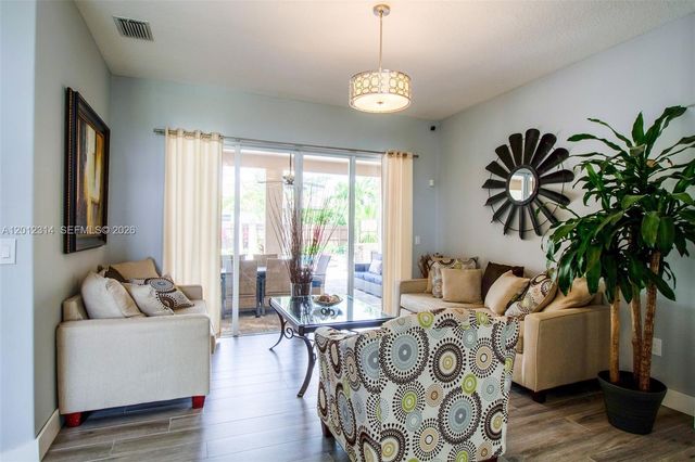 2910 Fairways Dr, Homestead, FL 33035