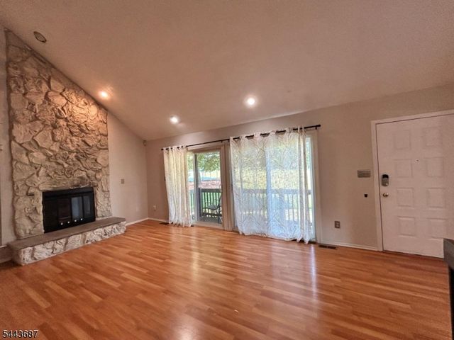17 Westgate Dr, Edison Twp., NJ 08820