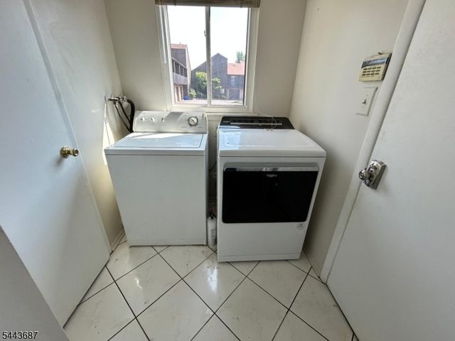 17 Westgate Dr, Edison Twp., NJ 08820