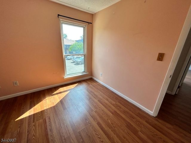 17 Westgate Dr, Edison Twp., NJ 08820